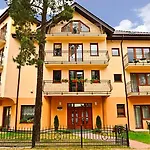 Carmen Проживание в семье