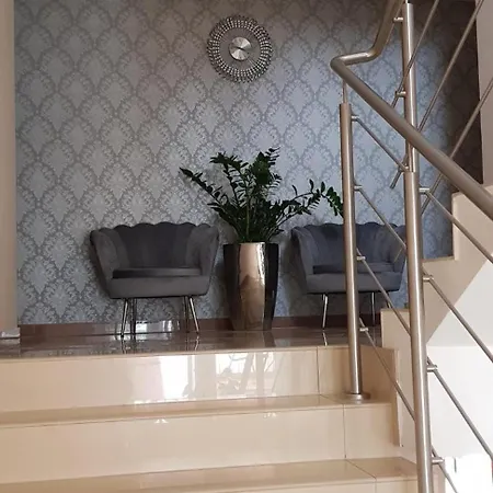 Carmen Kwatera prywatna *